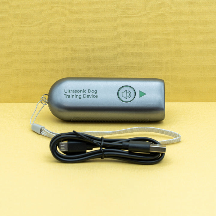 Rechargeable Ultrasonic dog trainer/deterrent